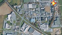 Dieses Luftbild zeigt ein Gewerbegebiet in Rietberg aus der Vogelperspektive.