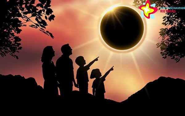 Sonnenfinsternis im Park