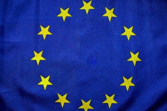 Das Bild zeigt eine Europaflagge.