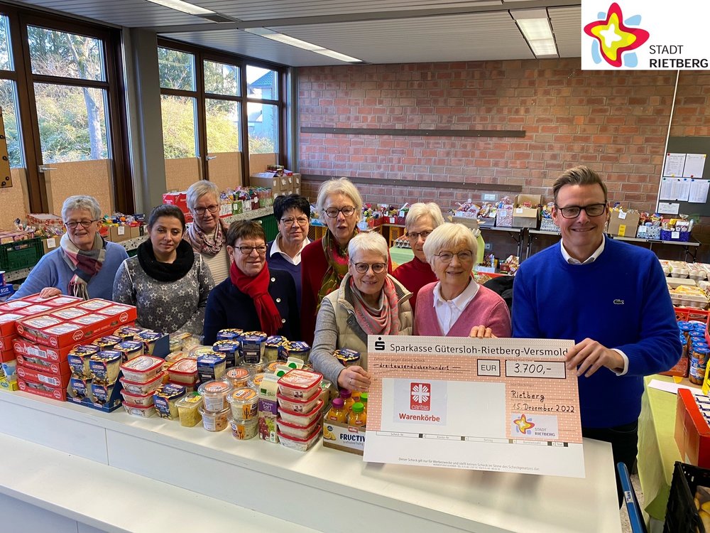 3700 Euro Weihnachtsspende für die Caritas-Warenkörbe - Stadt Rietberg