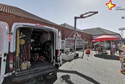 Ein Wirtschaftsunternehmen beim Stoppelmarkt.