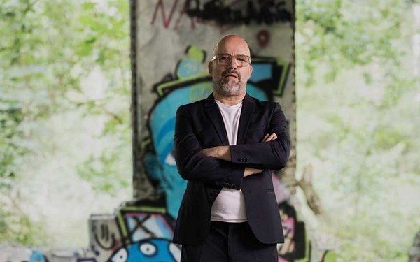 Keine Bewegung! Ein satirisches Workout